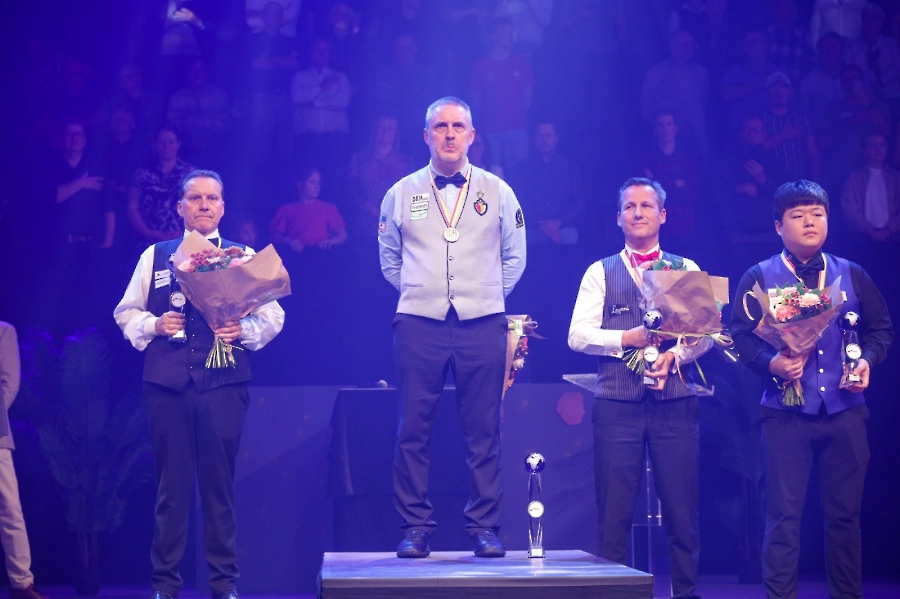 WORLD CHAMPIONSHIP_18 ott_podio - Copia