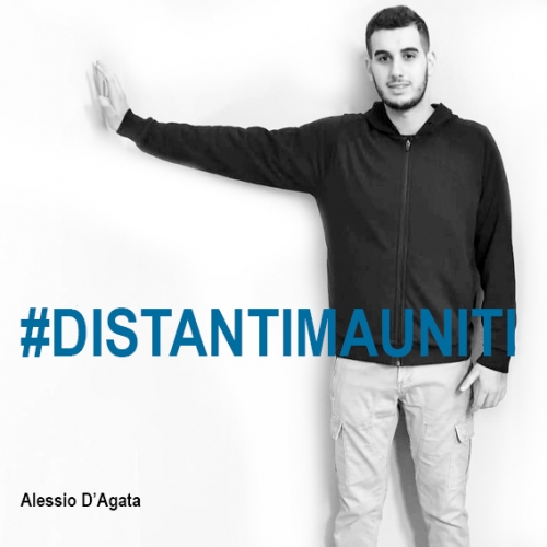 #DistantiMaUniti 