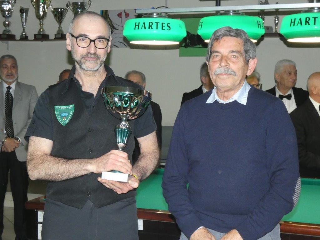 Giorgio Gandolfo premiato da Paolo Roncalli