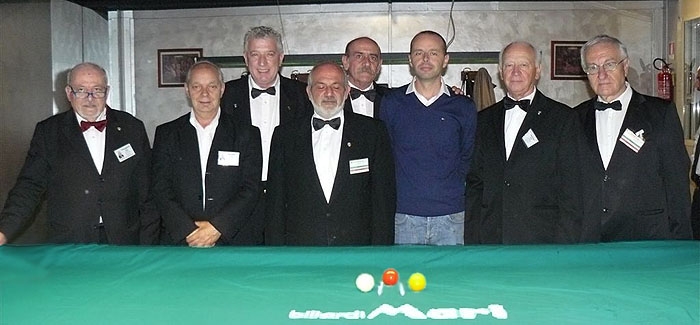 Luigi Betti con gli arbitri